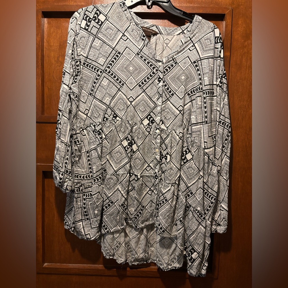 Bit & Bridle Black and White Geometric Tunic